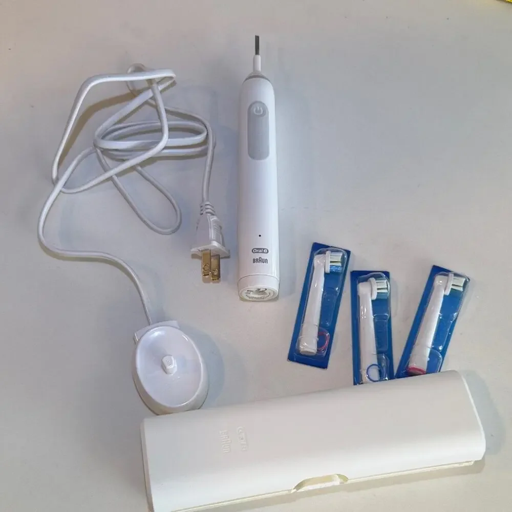 Oral-B Pro White Electric Toothbrush Set